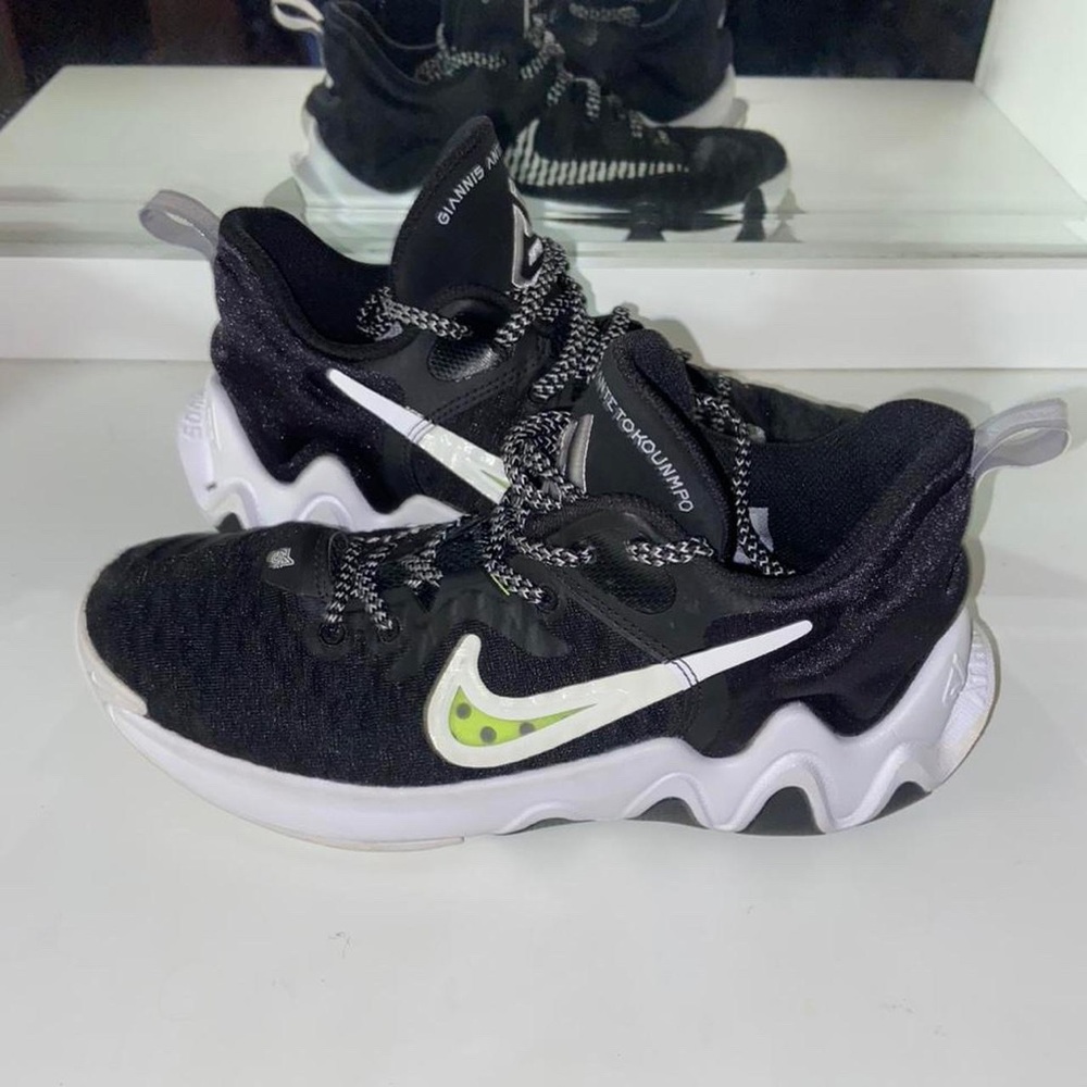 Nike Giannis Immortality Basketball Shoes GS